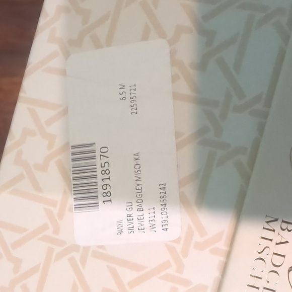 Jewel Badgley Mischka silver high heels size 6.5 - Picture 6 of 7